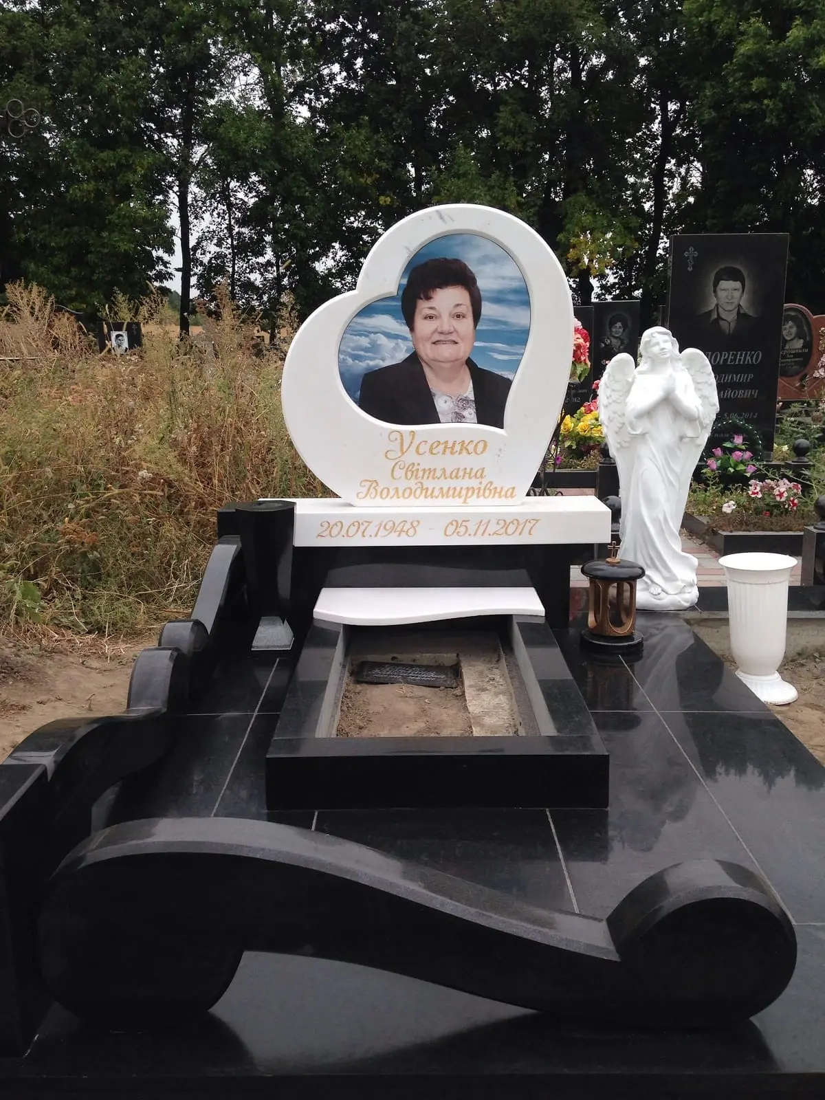 Одинарні пам’ятники