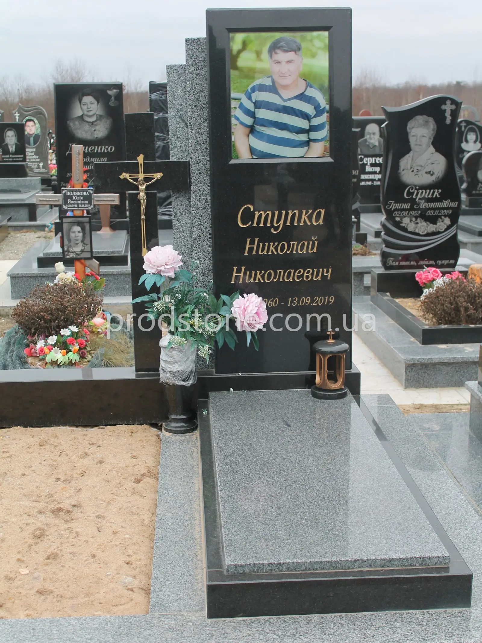 Одинарный памятник №25