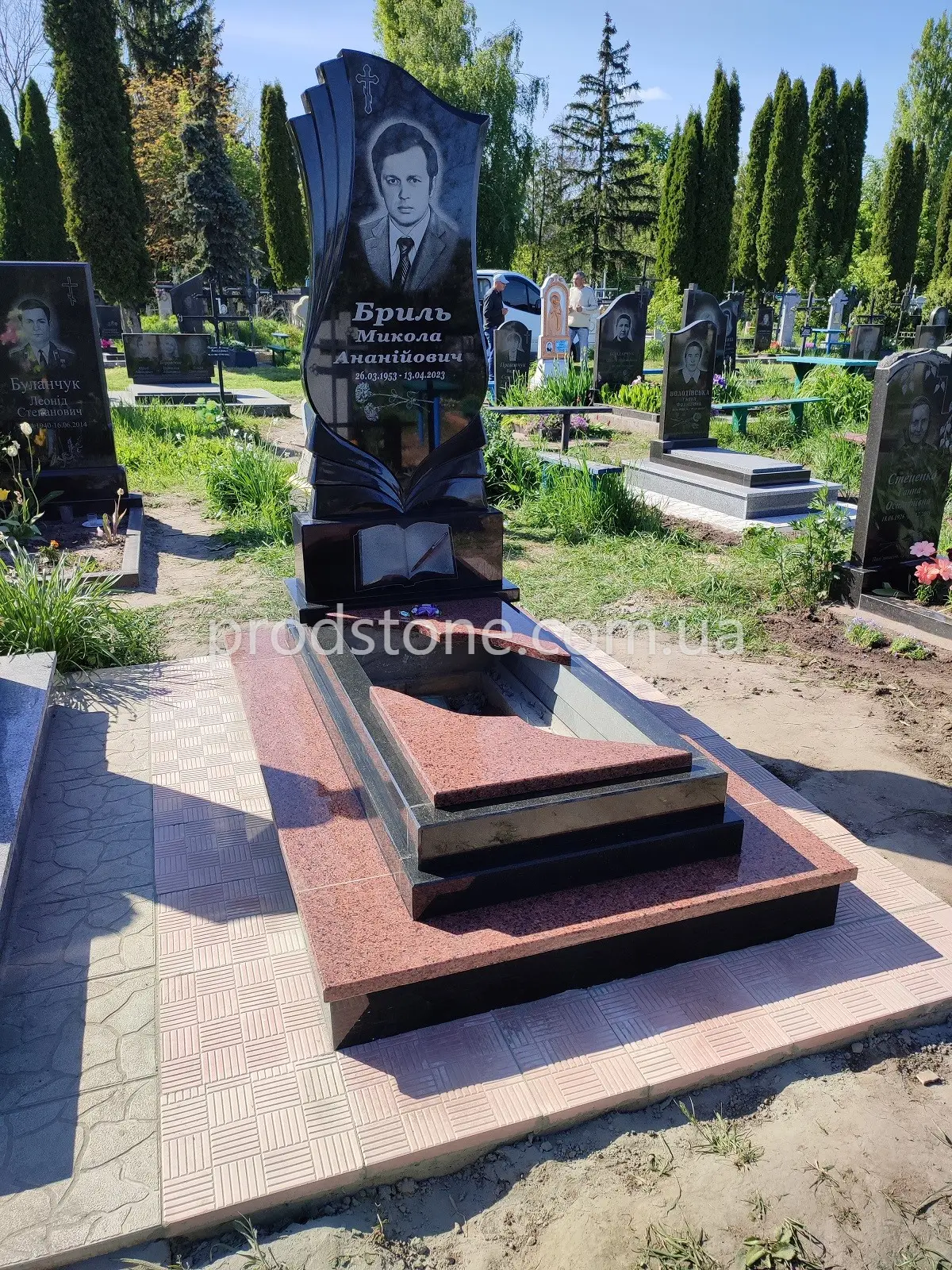 Одинарный памятник №37
