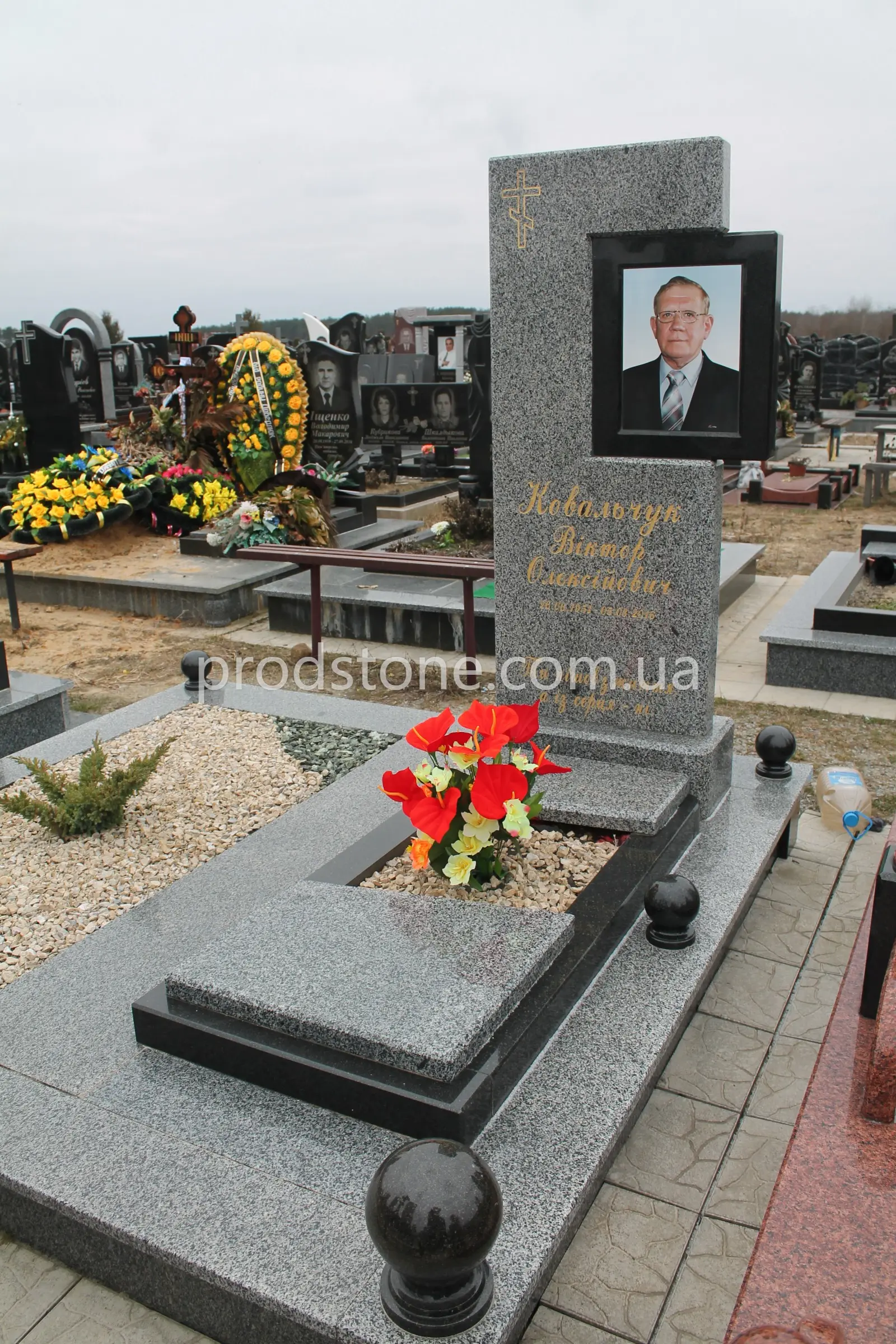 Одинарный памятник №43