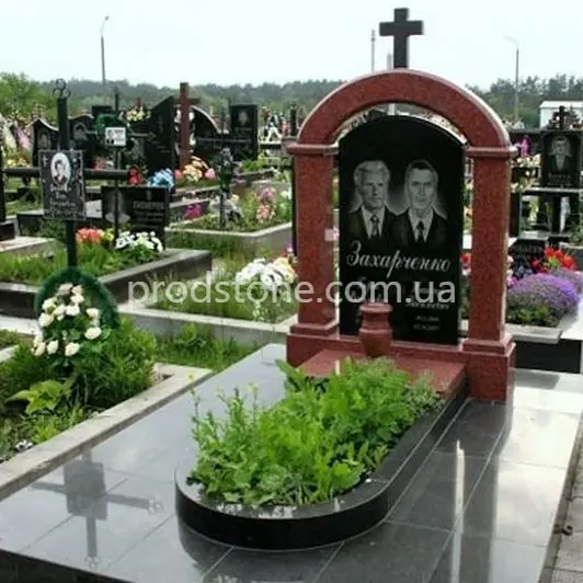 Двойной памятник №10