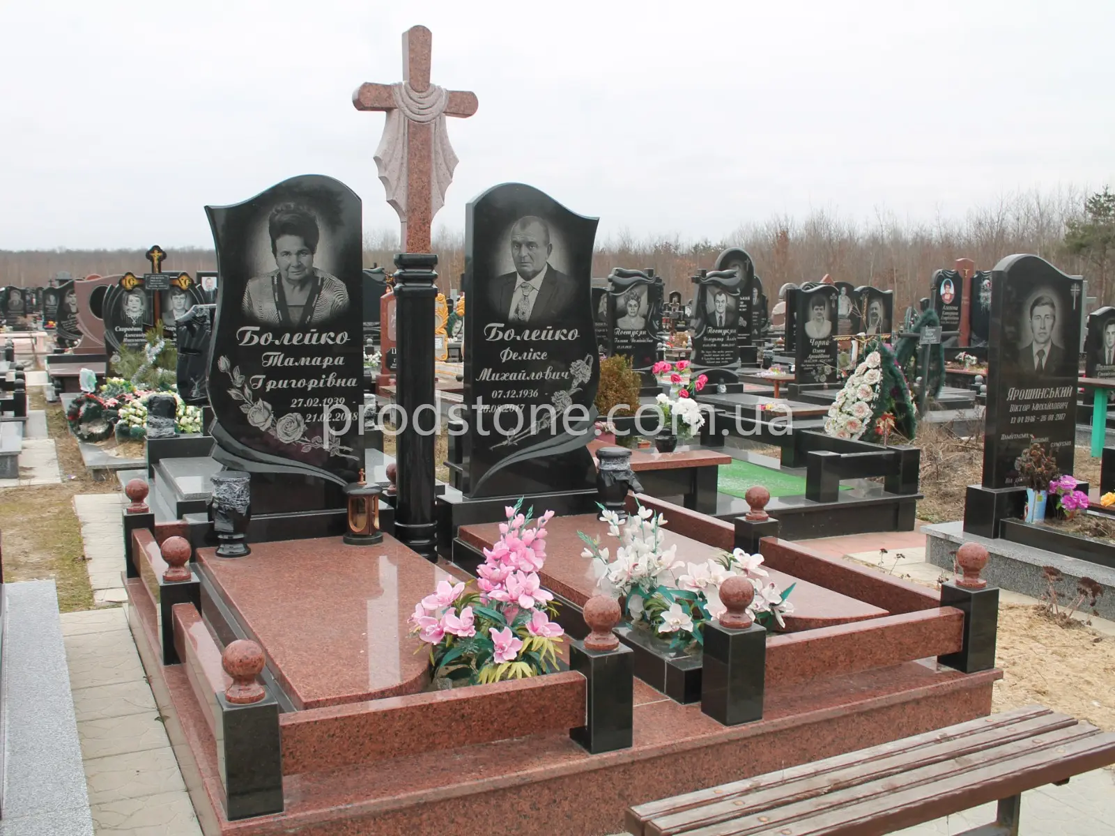 Двойной памятник №39