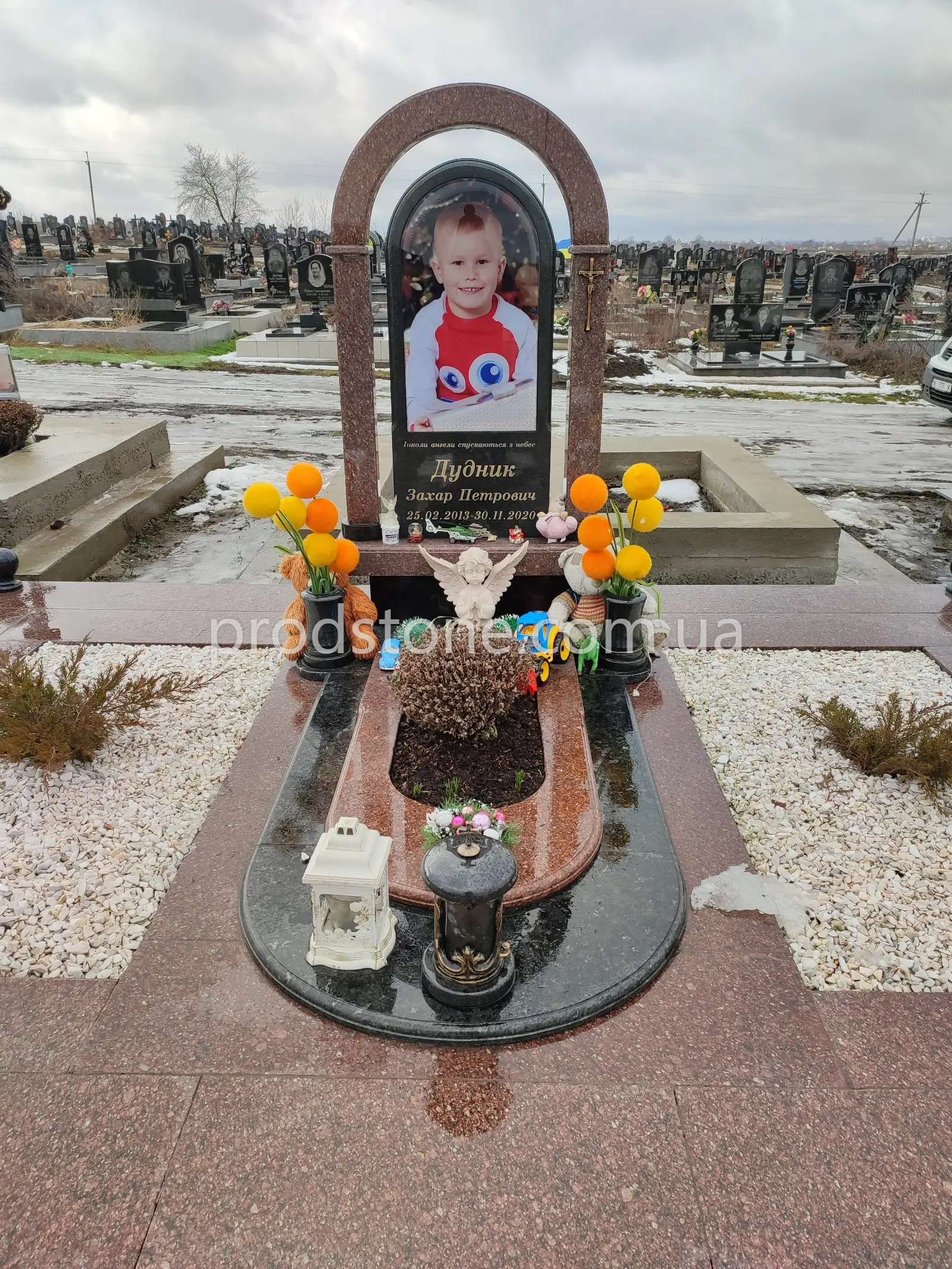 Детский памятник №2