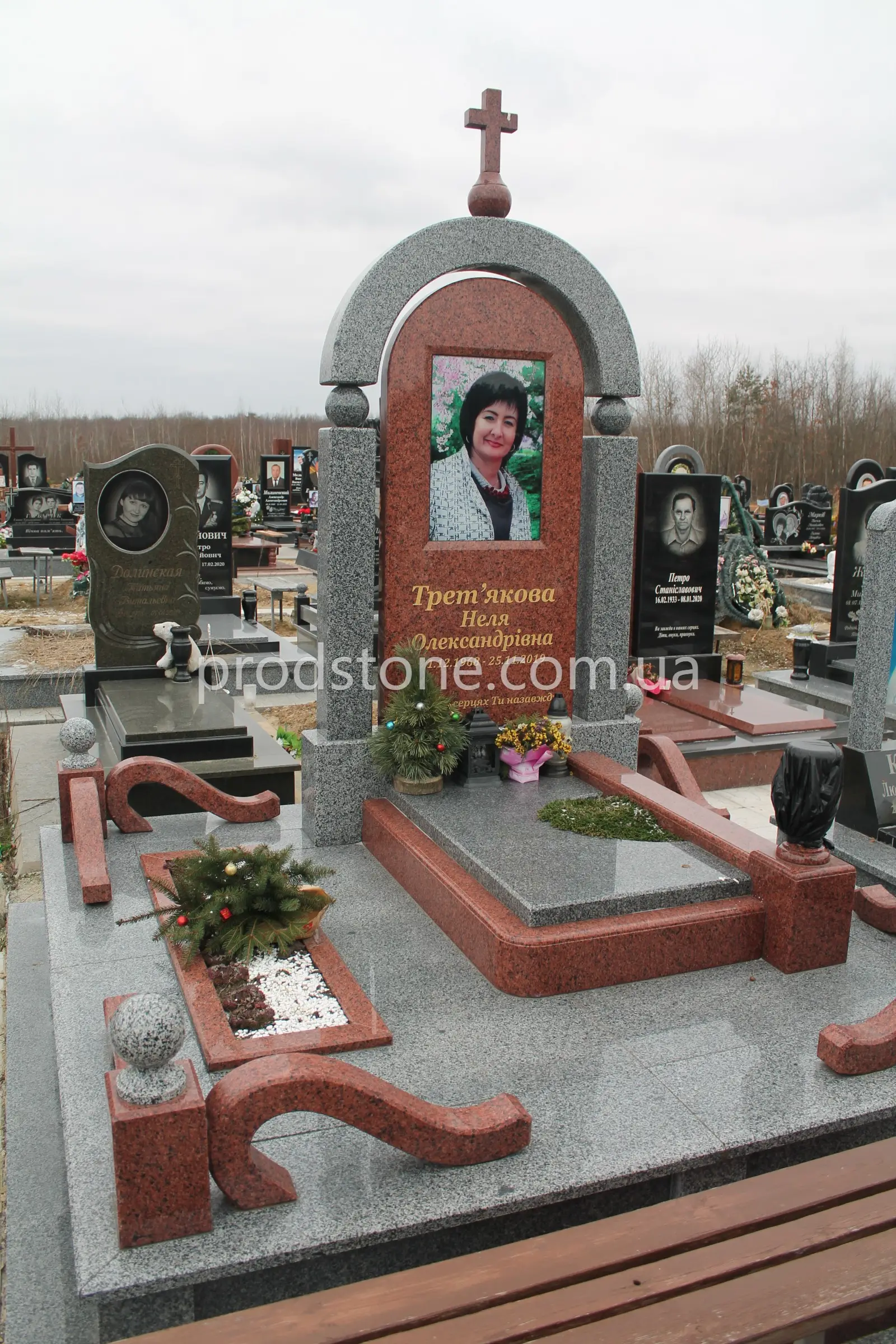 Эксклюзивный одинарный памятник №9