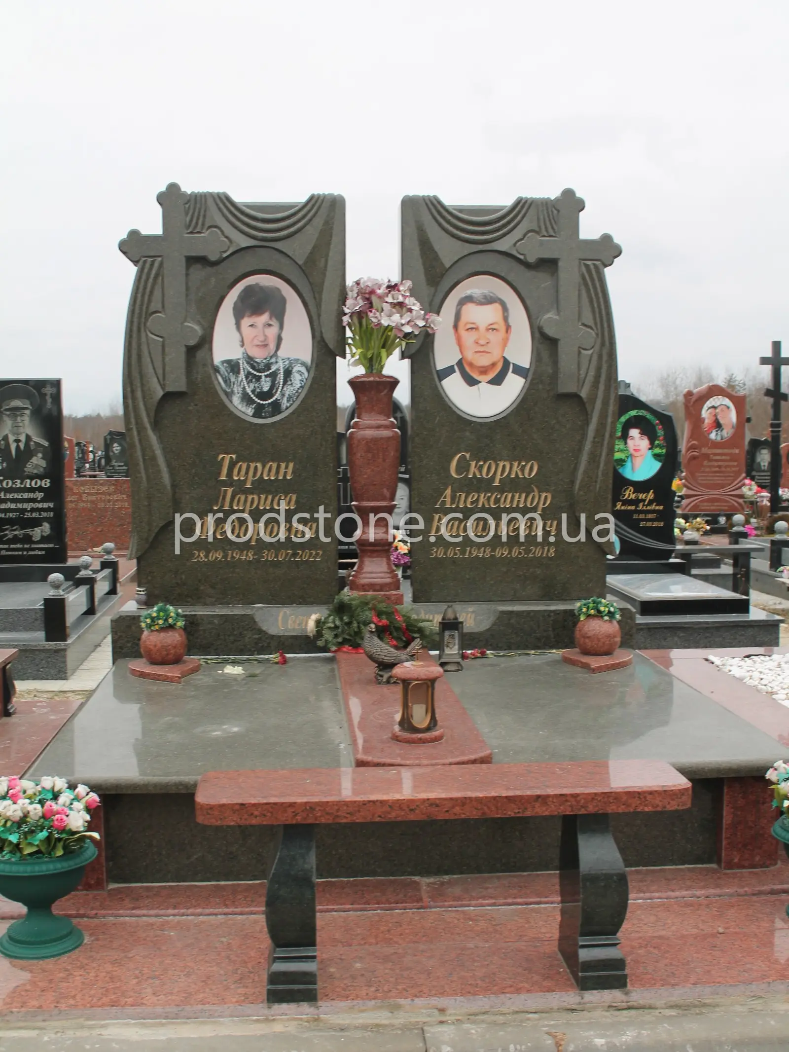 Эксклюзивный двойной памятник №23