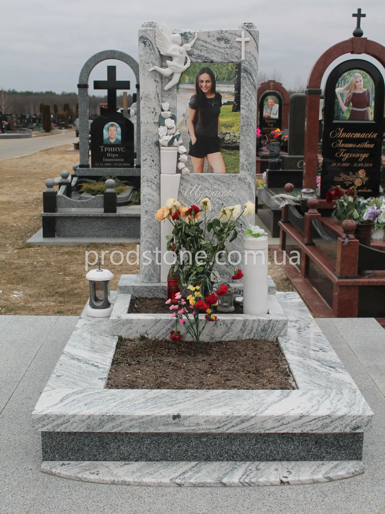 Эксклюзивный одинарный памятник №