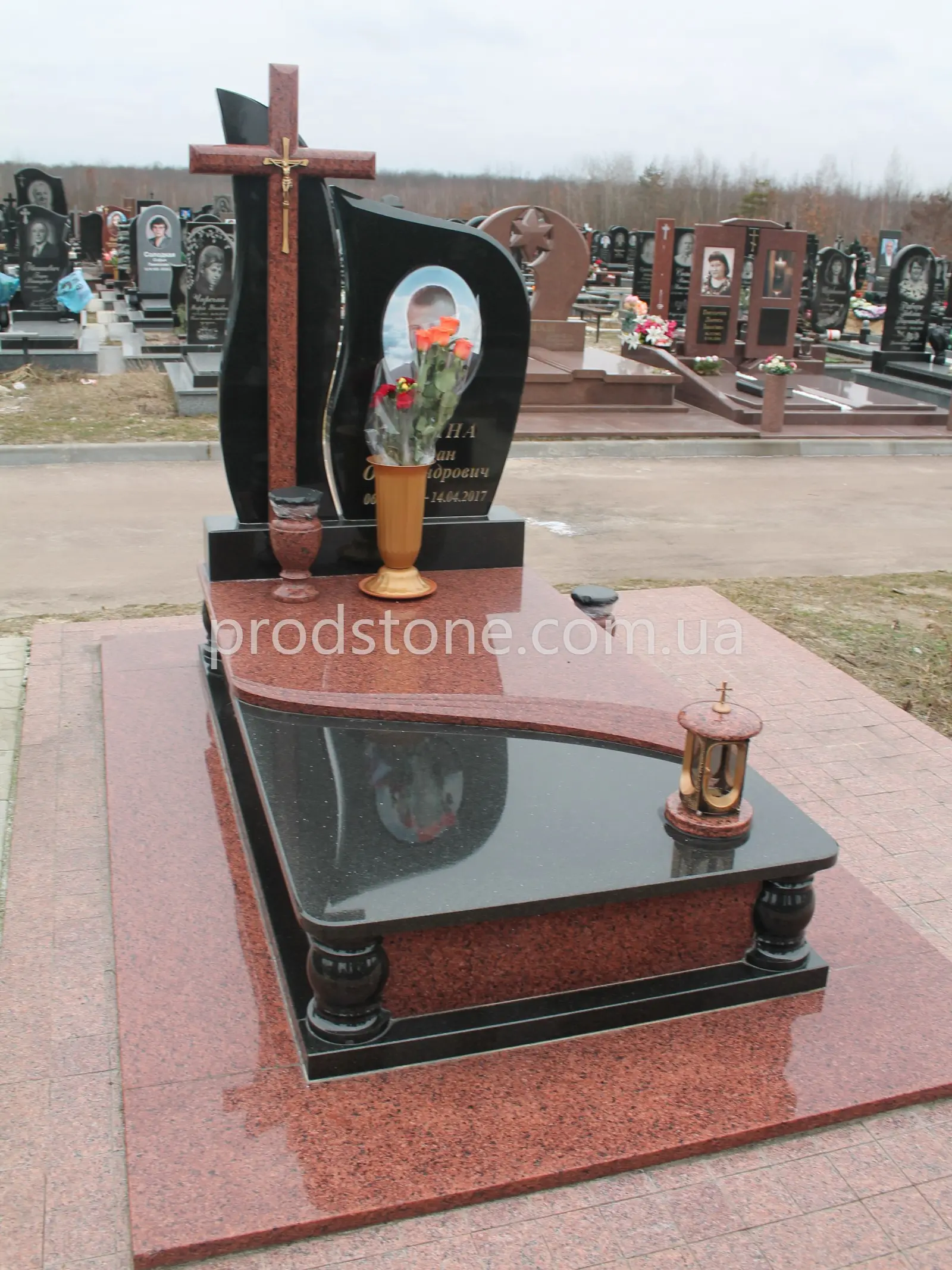 Эксклюзивный одинарный памятник №39